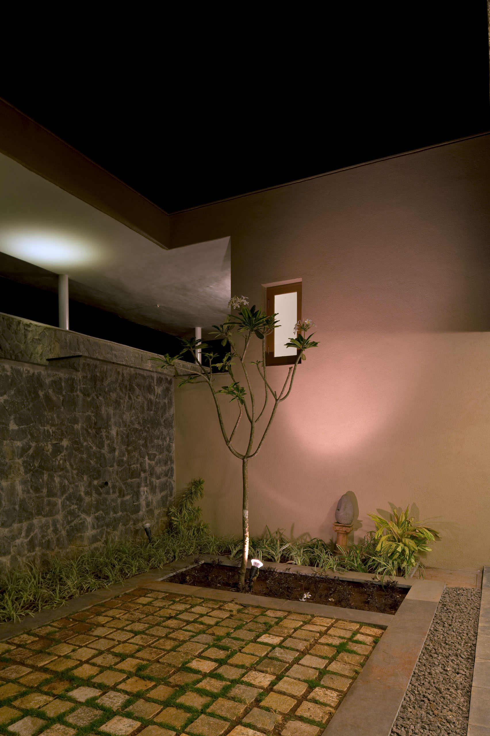 Opolis Architects, Bombay  |  Kamshet House